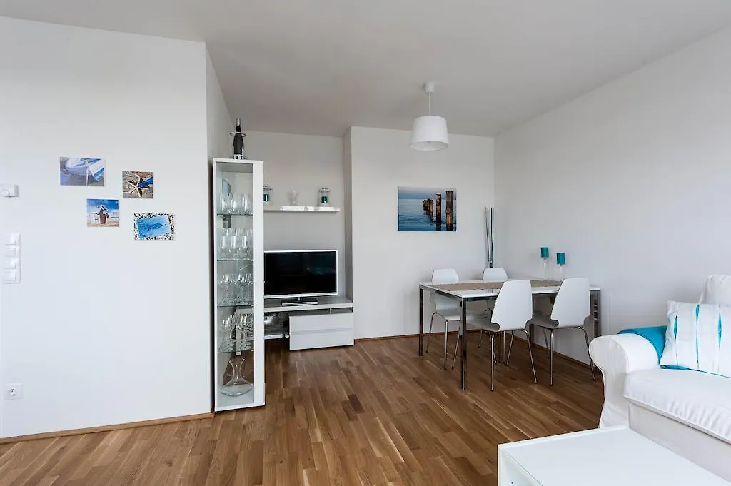 Beautiful Home - Skyline Apartment Vienna Austria